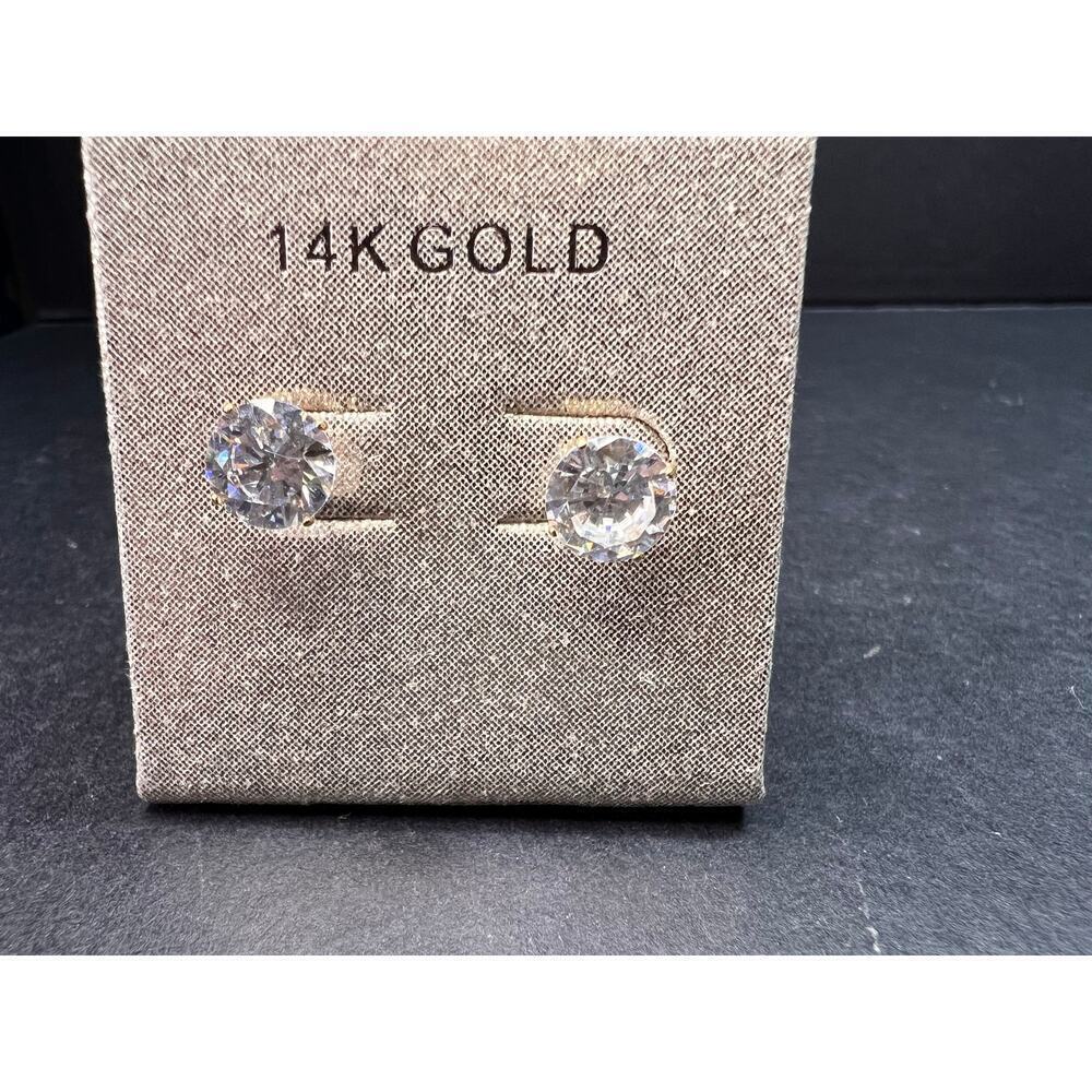 NEW 14k gold 7mm CZ stud earrings